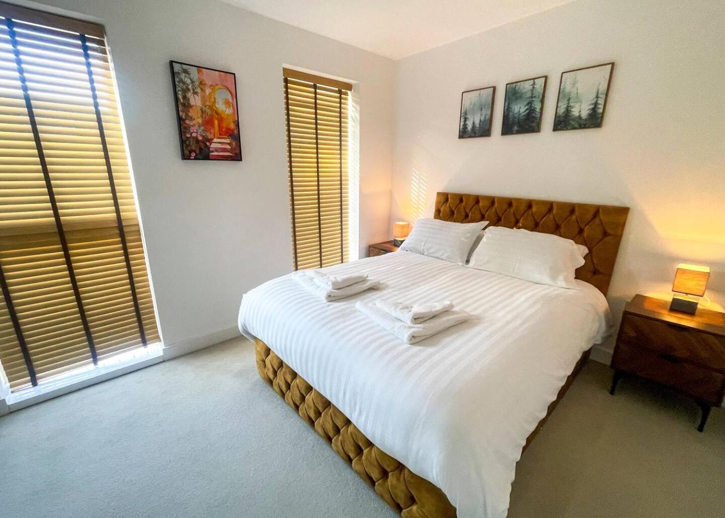 Luxury Peaceful With Driveway Parking - Homehost Holiday home