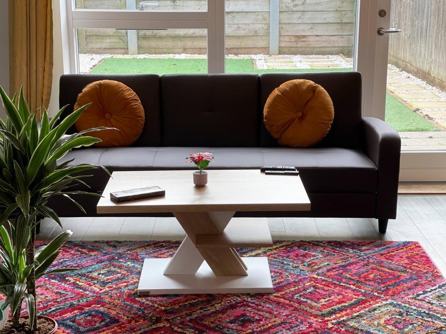 Luxury Peaceful With Driveway Parking - Homehost Holiday home